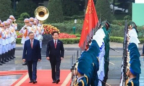 Việt Nam bắn 21 loạt đại bác chào mừng Tổng thống 
Hàn Quốc