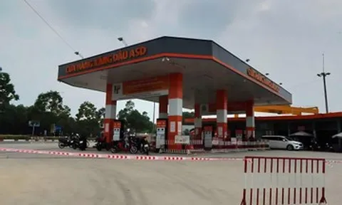 Bé gái 2 tuổi bị ô tô cán tử vong tại cây xăng