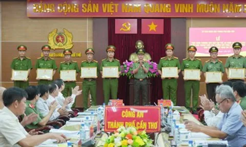 Công an Cần Thơ bắt 38 đối tượng, thu giữ 38kg ma túy và 4 khẩu súng