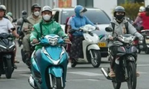 Grab điều chỉnh phụ phí từ 28-4, gồm những dịch vụ nào?