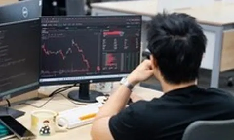 VN-Index 'rớt' 17 điểm trước nghỉ lễ, cổ phiếu PC1 tiếp tục bị bán tháo