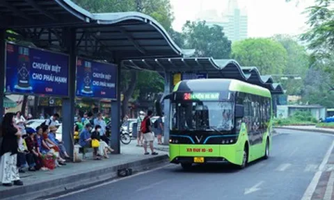 Hà Nội cấm xe khách trên 16 chỗ, bố trí 8 điểm đỗ xe vào Lăng Bác dịp lễ