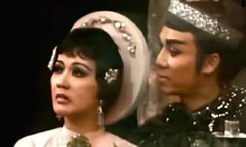 Nhiều người bật khóc khi xem Tiếng trống Mê Linh bản màu