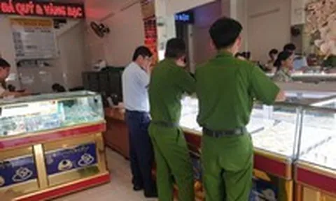 Kiểm tra hàng loạt tiệm vàng ở TP.HCM, nhiều cơ sở bị xử phạt, tịch thu tang vật vi phạm
