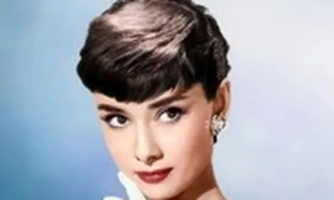Audrey Hepburn: Ánh trang sức kim cương phía sau những giấc mơ Hollywood