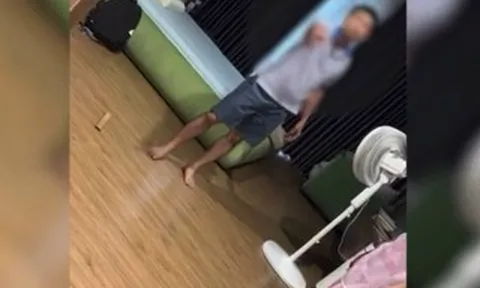 Xác minh clip người đàn ông vung dao dọa thợ khóa ở TPHCM