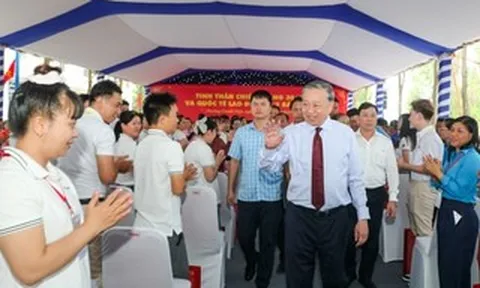 Tổng Bí thư, Chủ tịch nước thăm hỏi, động viên công nhân - lao động tại TPHCM