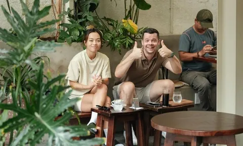 Kiểu cà phê 'vừa cũ, vừa mới' của Hà Nội