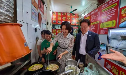 Báo Hàn dõi theo 'food tour' Hà Nội của Tổng thống Lee Jae Myung
