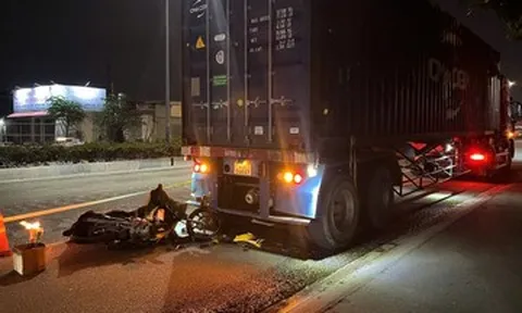 Tông vào ô tô dừng trên đường cấm, người đàn ông tử vong