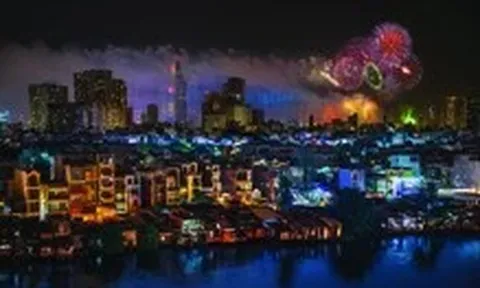 Ảnh pháo hoa góc lạ giúp Hoàng Bích Nhung đoạt giải nhất