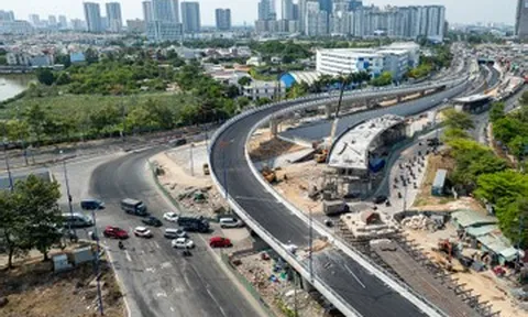 Cầu vượt N3 tại nút giao lớn nhất TPHCM trước giờ thông xe