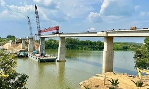 Cận cảnh cây cầu bắc qua sông Đồng Nai kết nối với TPHCM