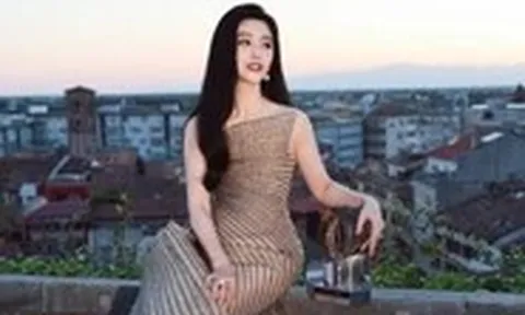 Phạm Băng Băng tiếp tục diện đầm Phan Huy