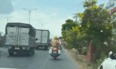 CSGT mở đường xuyên đoạn ùn tắc gần 25km, giúp người bệnh đi cấp cứu kịp thời