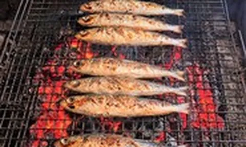 Về ghềnh đá Bàn Than ăn cá chuồn nướng than