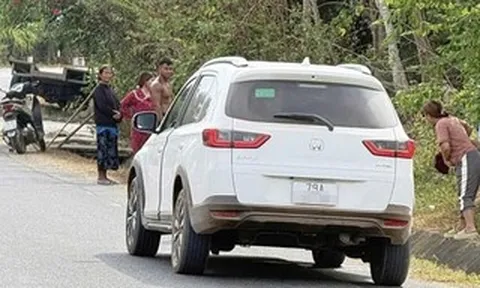 Người đàn ông tử vong bất thường trong ô tô ven Quốc lộ 27C