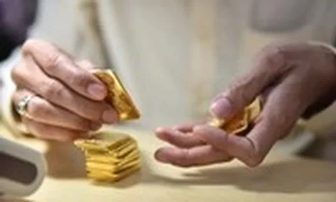 Giá vàng thế giới giảm sau khi Iran tuyên bố bắn trúng chiến hạm Mỹ