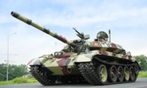 Xe tăng T-54B xuất hiện tại Mỹ Đình để tái hiện lịch sử trong concert