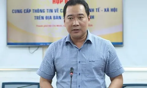Hàng loạt tuyến đường ở TPHCM ngập sâu chỉ sau một cơn mưa, Sở Xây dựng nói gì?