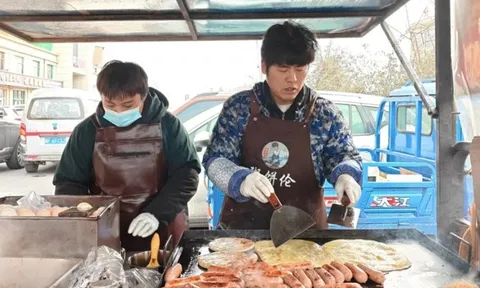 Từng nổi tiếng khắp MXH, 'bản sao' Châu Kiệt Luân quay về bán bánh