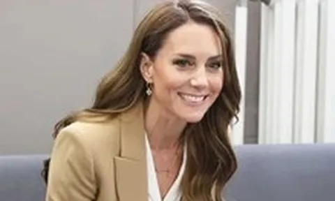 Kate Middleton trở lại công du quốc tế sau một năm hồi phục ung thư