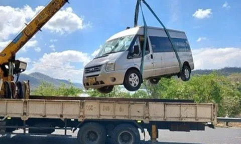Vụ tai nạn trên quốc lộ khiến 3 người tử vong: Tài xế lấn làn rồi đâm vào cây