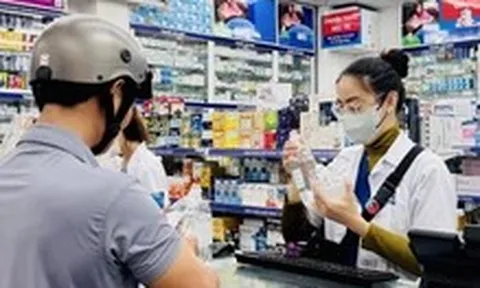 AI lấn sâu, 'chạm' từng hộp sữa, viên thuốc