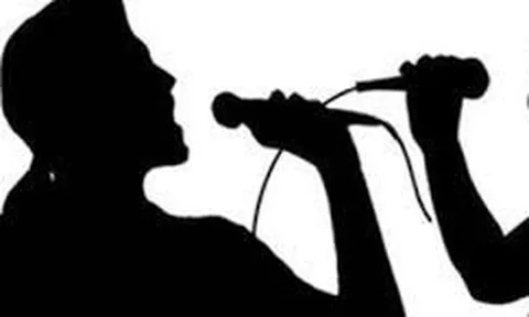 Chính quyền xã đề nghị tạm dừng karaoke, 'hát với nhau' để học sinh ôn thi