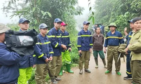 Công an xã cùng gần 300 người tìm thấy ông Tá sau nhiều ngày mất tích