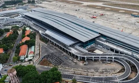 Tân Sơn Nhất cấp tập chống ngập úng, thấm dột nhà ga trước mùa mưa bão