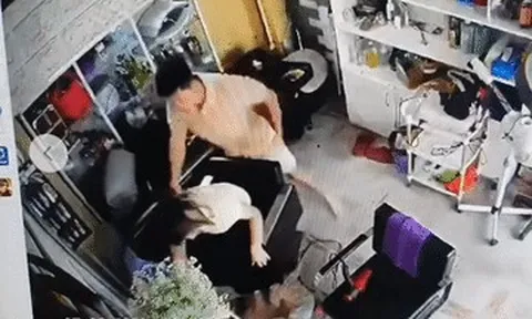 Công an vào cuộc vụ người phụ nữ ôm trẻ nhỏ bị hành hung liên tiếp ở Hà Nội