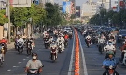 Ngỡ ngàng cảnh dòng xe 'băng băng' trên đường Cộng Hòa trước ngày đảo chiều