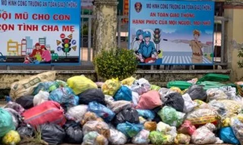 Lâm Đồng: Người dân bức xúc vì rác thải tràn lan