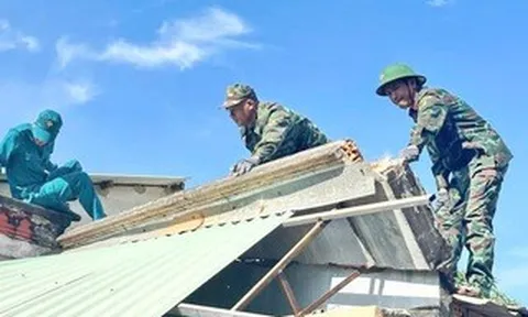 Mưa giông kèm lốc mạnh, nhiều nhà dân ở Châu Đức hư hỏng