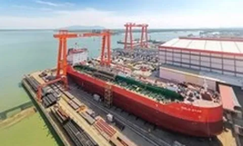 Hạ thủy thành công tàu chở dầu 21.800 tấn do doanh nghiệp Việt đóng
