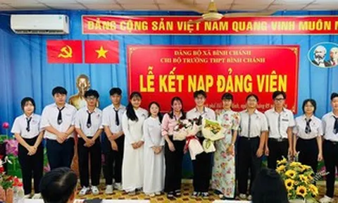 Học Bác qua những điều giản dị (*): Bền bỉ rèn luyện, cống hiến