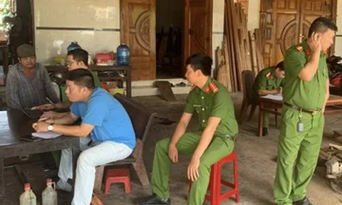 Vợ bàng hoàng phát hiện chồng tử vong với con dao trên ngực