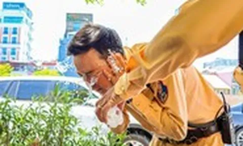 Trong ngày Hà Nội nóng đến 56 độ lúc giữa trưa