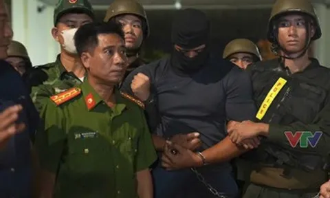 Vụ 2 nghi phạm nổ súng giết người: Xuất hiện tài xế 24 tuổi và 7 đối tượng giúp bỏ trốn