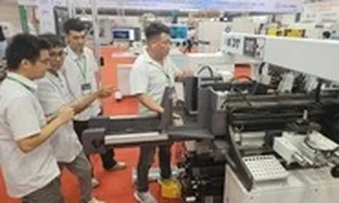Công nghệ AI, máy móc Trung Quốc áp đảo tại triển lãm ngành gỗ