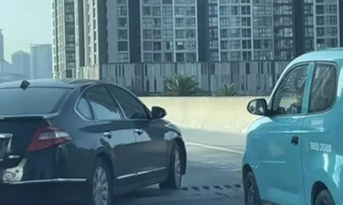 Hà Nội: Khe co giãn Vành đai 3 trên cao bất ngờ trồi lên, tài xế ô tô nơm nớp lo sự cố