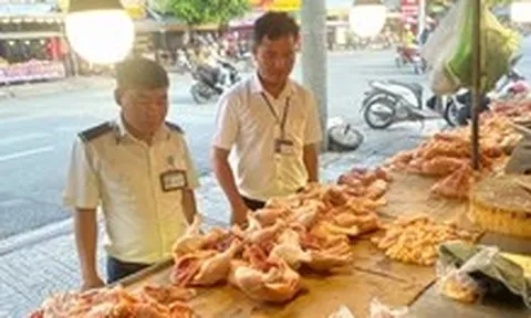 TP.HCM: Tăng kiểm tra tại các chợ, nhiều tiểu thương bị phạt vì địa điểm giết mổ gà, vịt