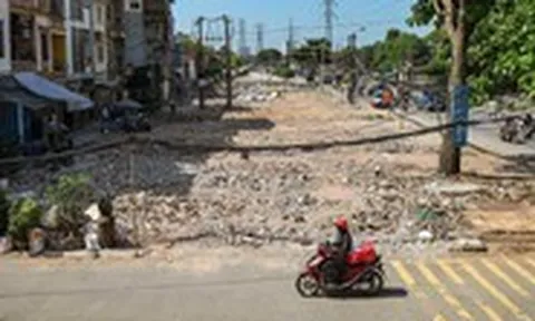 Hơn 3.300 tỉ mở rộng đường Tam Trinh: Mặt bằng đã có nhưng thi công cầm chừng?