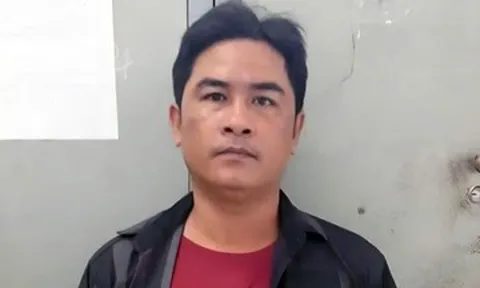 Bắt tạm giam người đàn ông đập phá ô tô sau mâu thuẫn vì tiếng còi xe