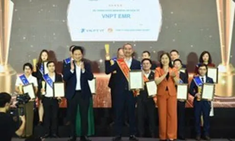 Không chỉ là giải thưởng, điều gì đứng sau 7 lần được xướng tên của VNPT tại Sao Khuê 2026?