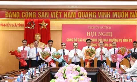 Phó Chủ tịch Ủy ban MTTQ tỉnh Hà Tĩnh Ngô Văn Huỳnh làm Bí thư xã