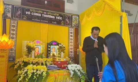 Người đàn ông chết lặng sau cuộc gọi lúc 18h: 'Bố ơi! Mẹ và em mất rồi'
