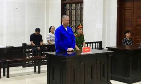 Người đàn ông mua thuốc diệt chuột hiệu 'Mèo đen', bỏ vào cháo để đầu độc vợ