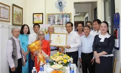 Lãnh đạo TPHCM mừng thọ người cao tuổi tiêu biểu